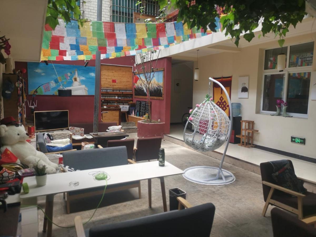 The Moon Bird Hostel シャングリラ県 エクステリア 写真