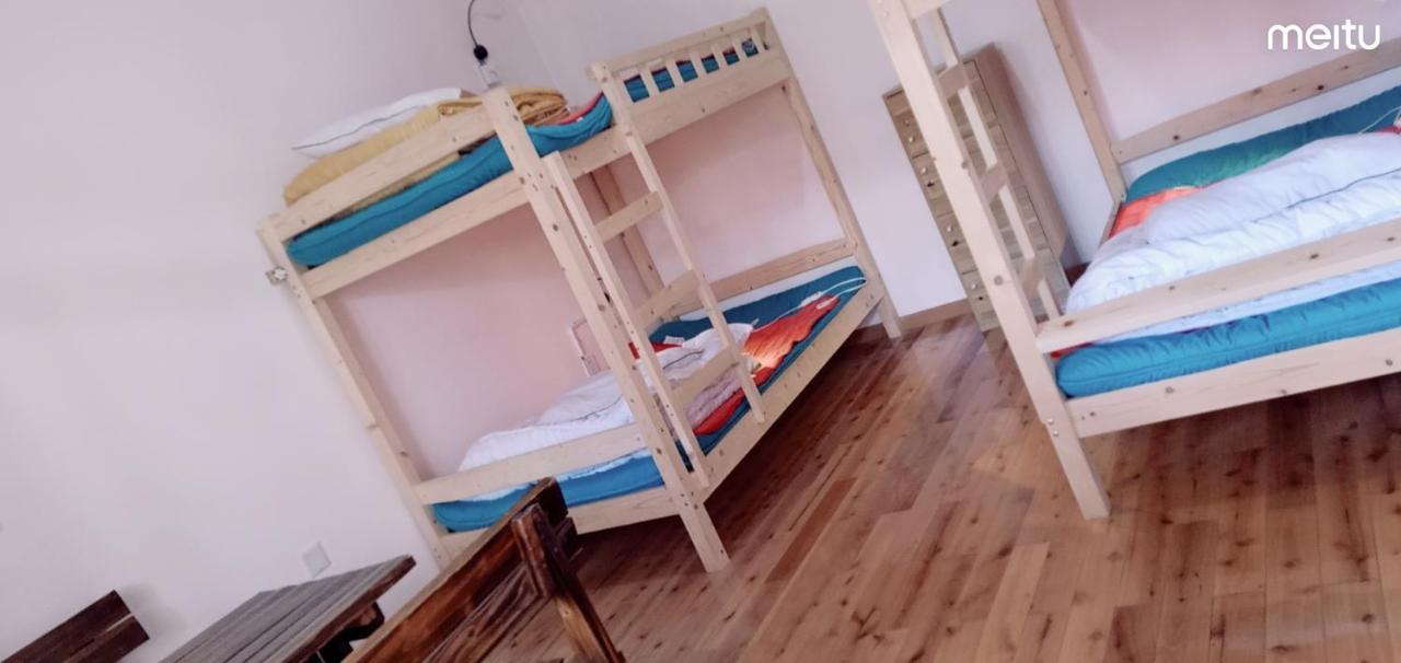The Moon Bird Hostel シャングリラ県 エクステリア 写真